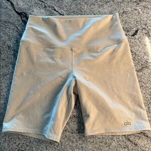 Alo 7” High Waisted Biker Shorts Oatmeal Heather
